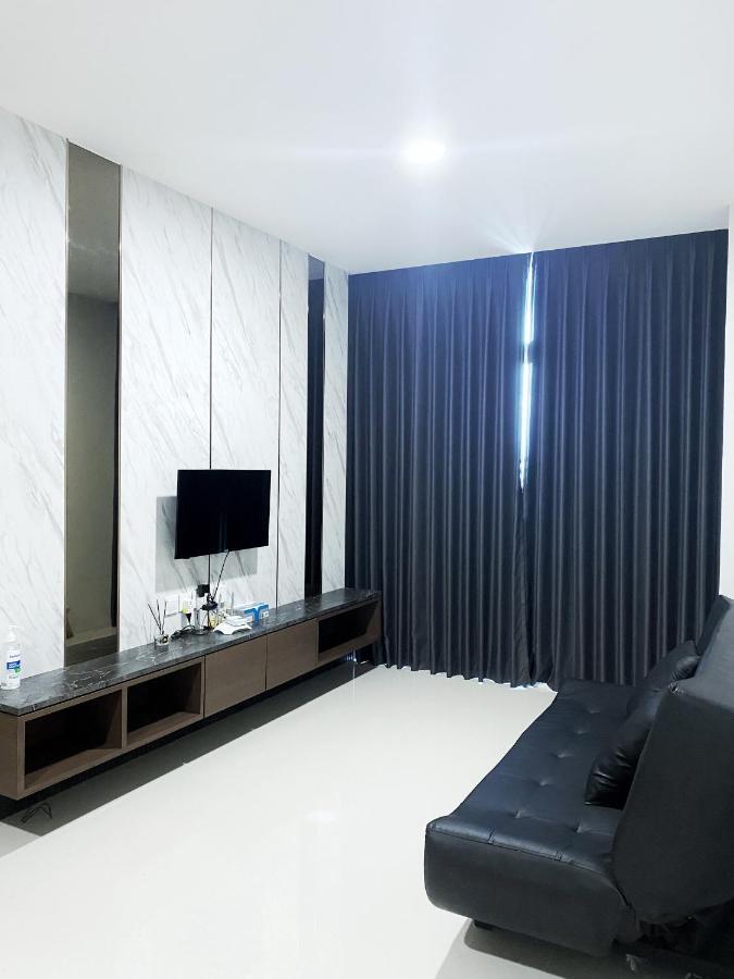 Formosa Residencen - The Apartments 2 Bed Room Нагоя Екстериор снимка